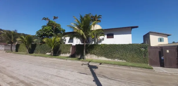 Sobrado com 5 Quartos para venda ou aluguel, 749m² no Guaiúba, Guarujá
