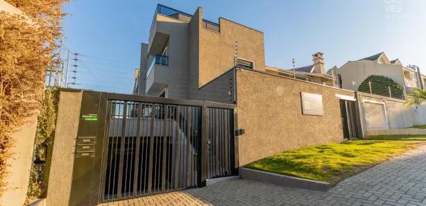 Sobrado com 3 Quartos à venda, 218m² no São Lourenço, Curitiba