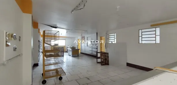 Loja / Salão / Ponto Comercial com 3 Quartos à venda, 100m² no Salgado Filho, Santa Maria