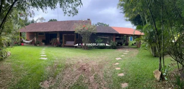 Fazenda / Sítio / Chácara com 3 Quartos à venda, 200m² no Sebandilha, Mairinque