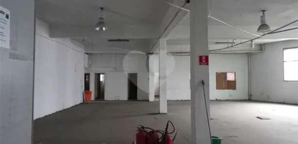 Prédio Inteiro para alugar, 750m² no Jaguaré, São Paulo