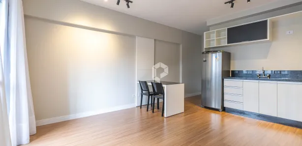Apartamento com 1 Quarto para alugar, 33m² no Centro, Curitiba