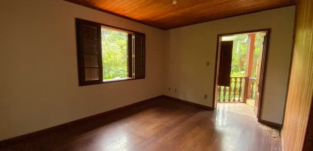 Casa com 3 Quartos para alugar, 500m² no Lumiar, Nova Friburgo
