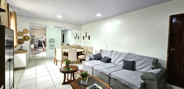 Sobrado com 5 Quartos à venda, 765m² no Centro, Presidente Figueiredo