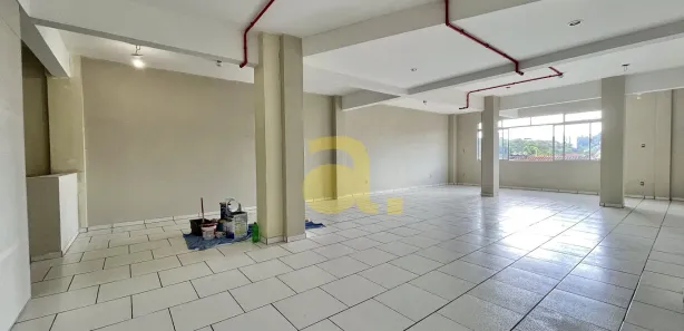 Conjunto Comercial / Sala para alugar, 300m² no Água Verde, Blumenau