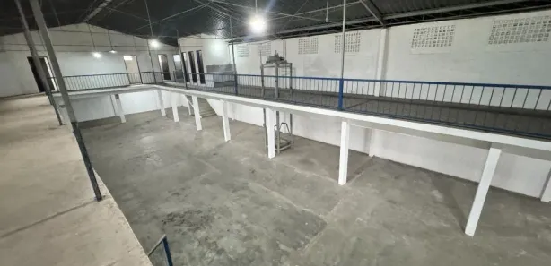Galpão / Depósito / Armazém para venda ou aluguel, 600m² no Várzea das Moças, Niterói