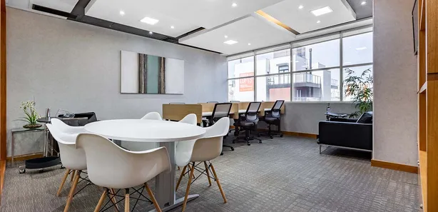 Conjunto Comercial / Sala para alugar, 100m² no Centro, Curitiba