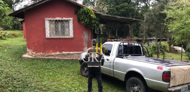 Fazenda / Sítio / Chácara com 3 Quartos à venda, 2400m² no Curucutu, São Bernardo do Campo