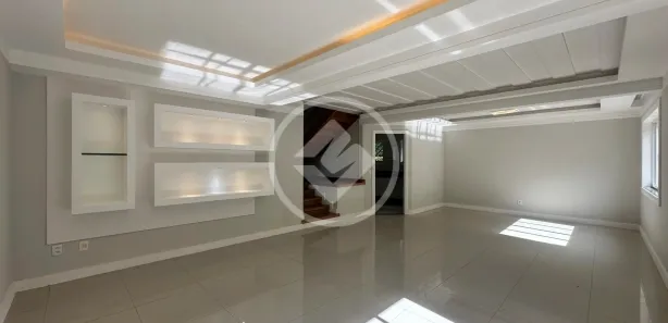 Casa de Condomínio com 3 Quartos à venda, 270m² no Parque do Imbui, Teresópolis