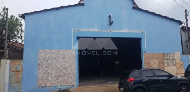 Galpão / Depósito / Armazém para venda ou aluguel, 248m² no Centro, Santa Gertrudes