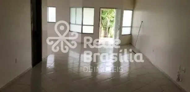 Casa de Condomínio com 3 Quartos para alugar, 250m² no Park Way, Brasília