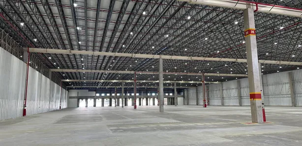 Galpão / Depósito / Armazém para alugar, 4300m² no Centro, Belford Roxo