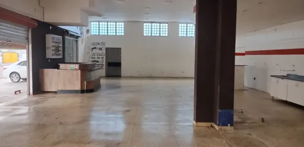 Loja / Salão / Ponto Comercial com 1 Quarto para venda ou aluguel, 448m² no Parque Residencial Iguatemi, Araraquara