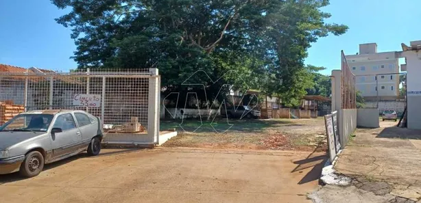 Loja / Salão / Ponto Comercial à venda, 732m² no Centro, Araraquara