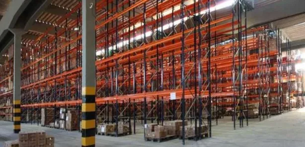 Galpão / Depósito / Armazém com 1 Quarto para venda ou aluguel, 8000m² no , Simões Filho