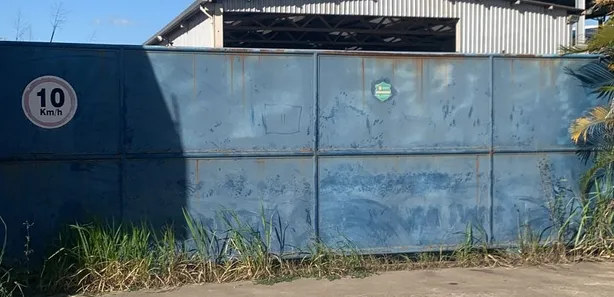 Galpão / Depósito / Armazém para venda ou aluguel, 3300m² no Imboassica, Macaé
