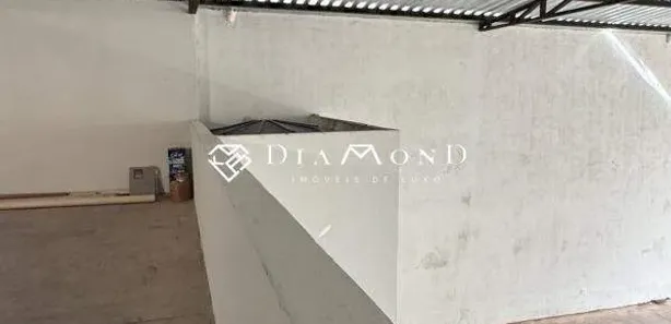 Galpão / Depósito / Armazém à venda, 257m² no Tabajaras, Uberlândia