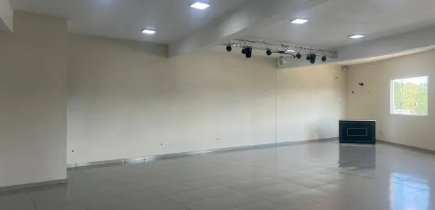 Conjunto Comercial / Sala para alugar, 215m² no Laranjeiras, Caieiras
