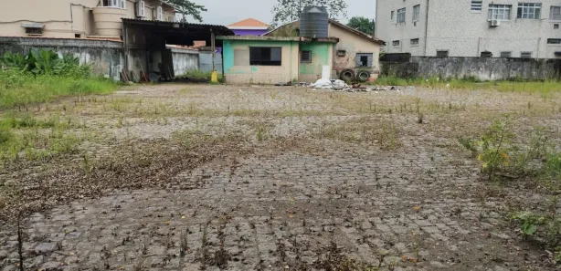 Terreno / Lote / Condomínio à venda, 3000m² no Vila Paulista, Cubatão