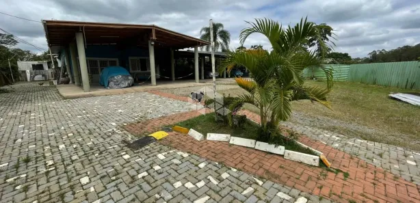 Fazenda / Sítio / Chácara com 3 Quartos à venda, 130m² no Arujá Country Club, Arujá