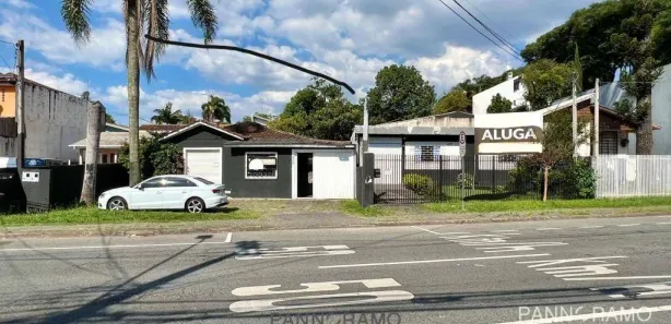 Casa Comercial para alugar, 299m² no Campina do Siqueira, Curitiba