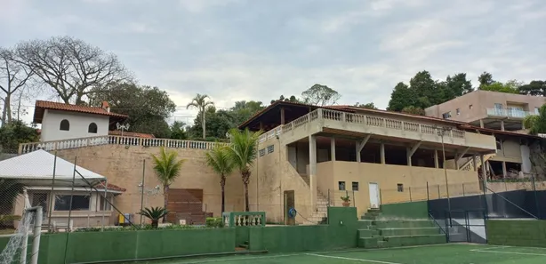 Fazenda / Sítio / Chácara com 5 Quartos à venda, 600m² no , Mairinque