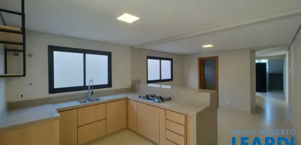 Sobrado com 3 Quartos à venda, 135m² no Jardins de Florença, Poços de Caldas
