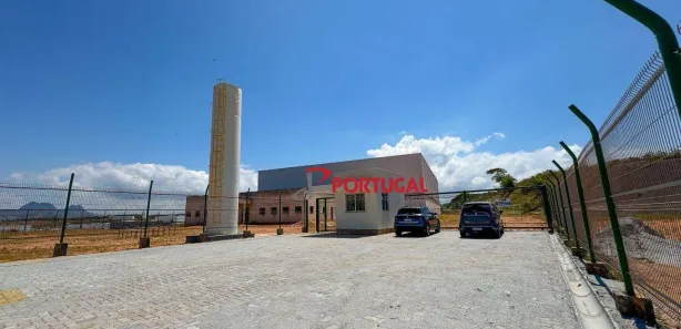 Galpão / Depósito / Armazém para venda ou aluguel, 2000m² no Imboassica, Macaé