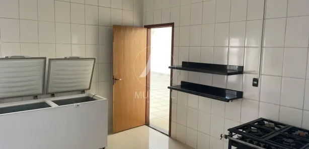 Loja / Salão / Ponto Comercial à venda, 287m² no , Brodowski