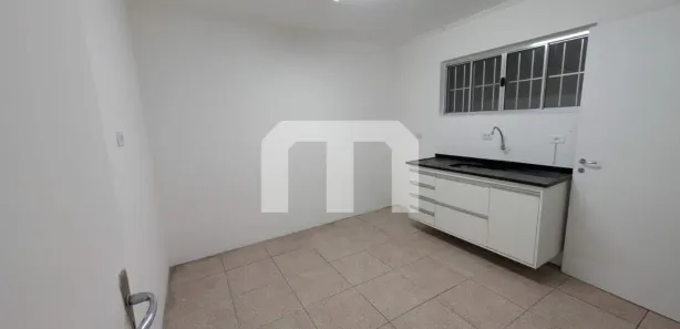 Casa de Vila com 2 Quartos para alugar, 80m² no Vila Antonieta, São Paulo