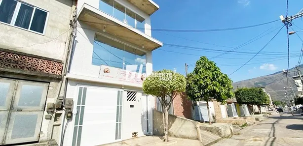 Casa com 4 Quartos à venda, 180m² no Ouro Verde, Nova Iguaçu