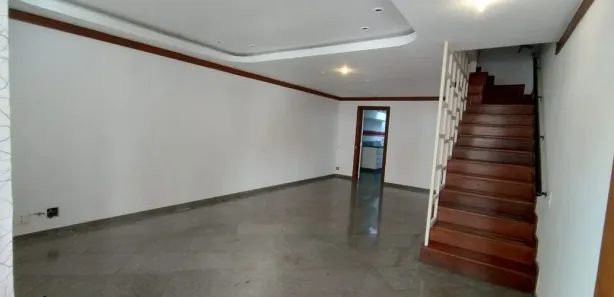 Casa de Condomínio com 5 Quartos para alugar, 165m² no Alto, Teresópolis