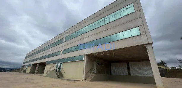 Galpão / Depósito / Armazém para venda ou aluguel, 7260m² no Taboão, São Roque
