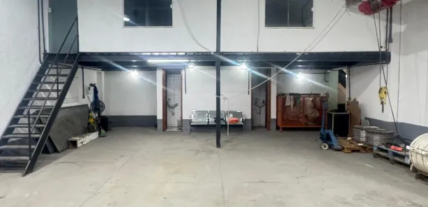 Galpão / Depósito / Armazém para alugar, 200m² no Barreto, Niterói