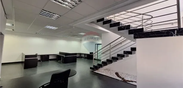 Prédio Inteiro para alugar, 341m² no Centro, Louveira