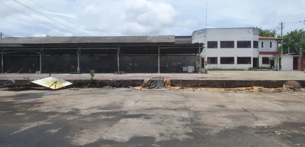 Galpão / Depósito / Armazém para venda ou aluguel, 3600m² no Pólo Industrial de Camaçari, Camaçari