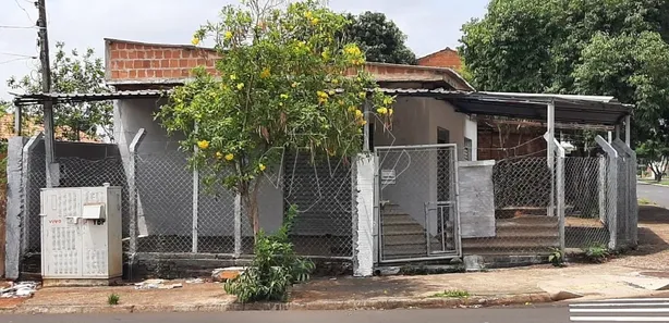 Galpão / Depósito / Armazém à venda, 130m² no Parque das Hortências, Araraquara