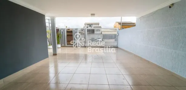 Sobrado com 7 Quartos à venda, 350m² no Taguatinga Norte, Brasília