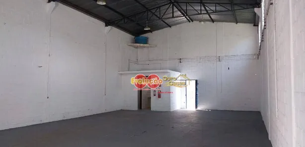 Galpão / Depósito / Armazém à venda, 420m² no Jardim Virgínia, Itatiba