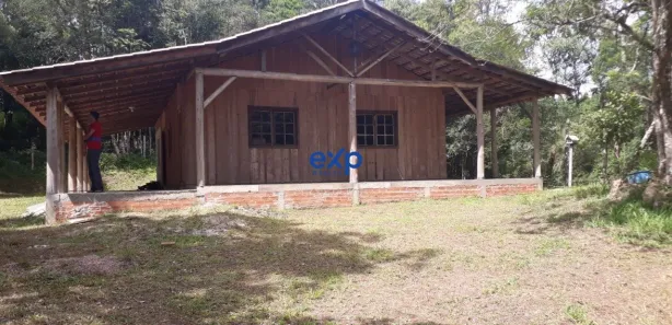 Fazenda / Sítio / Chácara com 2 Quartos à venda, 200m² no , Agudos do Sul