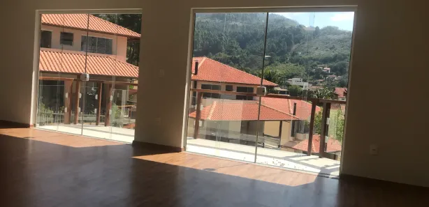 Casa de Condomínio com 3 Quartos para alugar, 200m² no Cônego, Nova Friburgo
