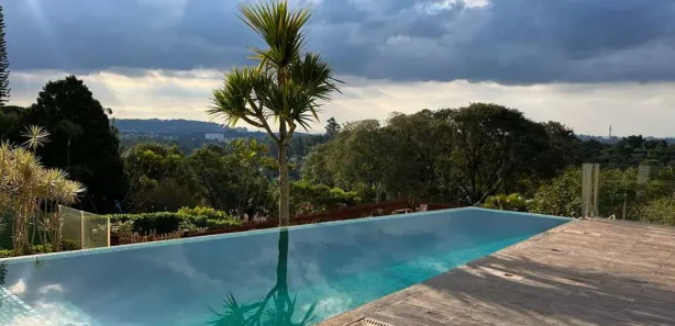 Casa de Condomínio com 4 Quartos para alugar, 550m² no Nova Fazendinha, Carapicuíba