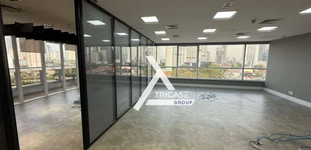 Conjunto Comercial / Sala para alugar, 200m² no Jardim das Acácias, São Paulo