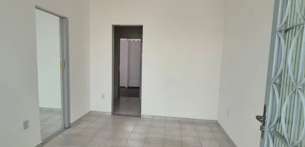 Casa com 1 Quarto para alugar, 35m² no Centro, Nilópolis