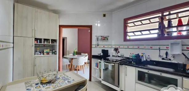 Prédio Inteiro com 6 Quartos à venda, 500m² no Guarda Civil, Itanhaém