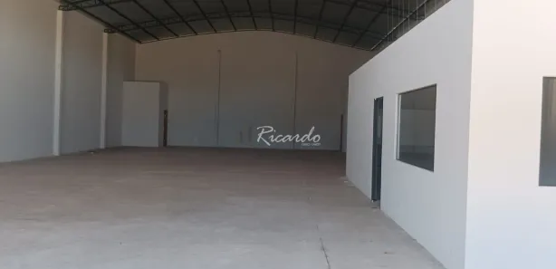Galpão / Depósito / Armazém para alugar, 450m² no Centro, Arapongas