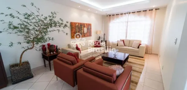 Sobrado com 7 Quartos à venda, 350m² no Taguatinga Norte, Brasília