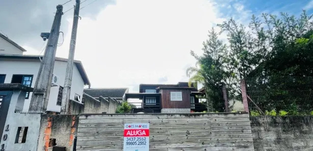 Casa com 2 Quartos para alugar, 72m² no Vila Floresta II, Criciúma