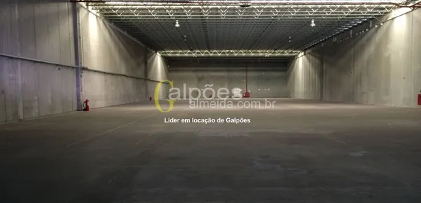 Galpão / Depósito / Armazém para alugar, 1600m² no Santa Fé, Osasco