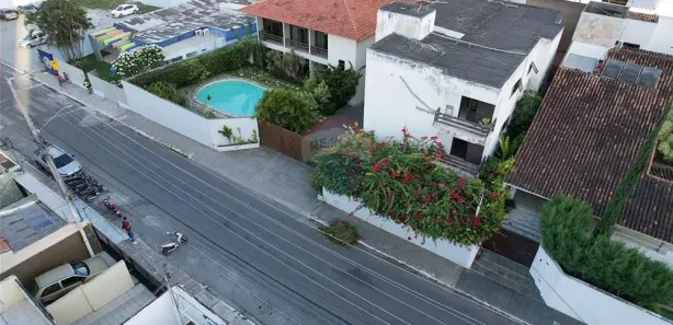 Casa com 6 Quartos à venda, 845m² no Maurício de Nassau, Caruaru